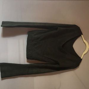 Long sleeve crop top